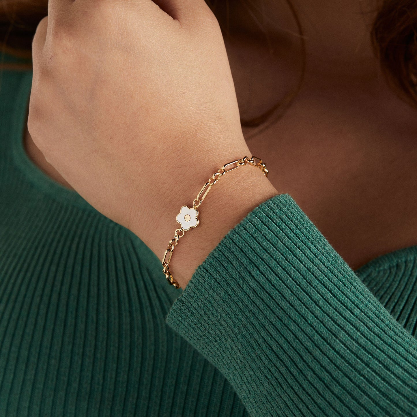 Mother Of Pearl Daisy Charm Chain Bracelet